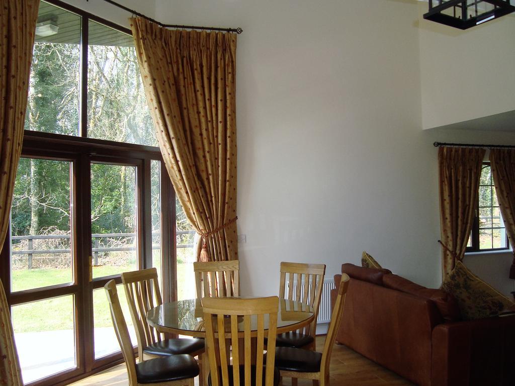 모힐 Lough Rynn Self Catering 빌라 외부 사진
