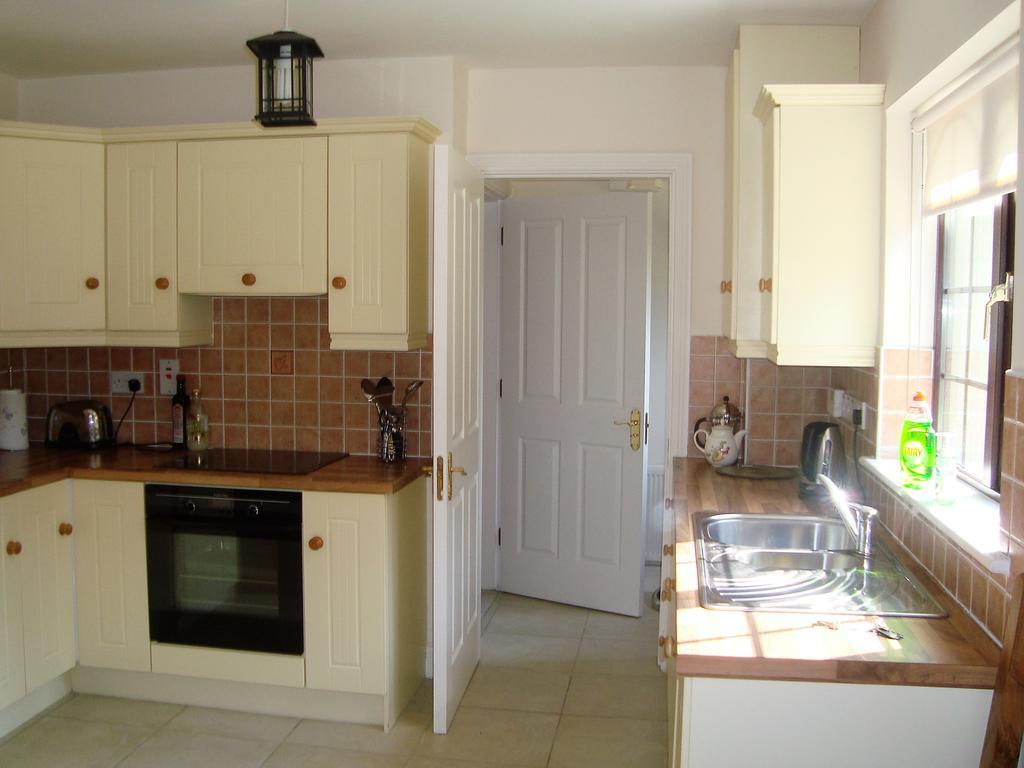 모힐 Lough Rynn Self Catering 빌라 외부 사진